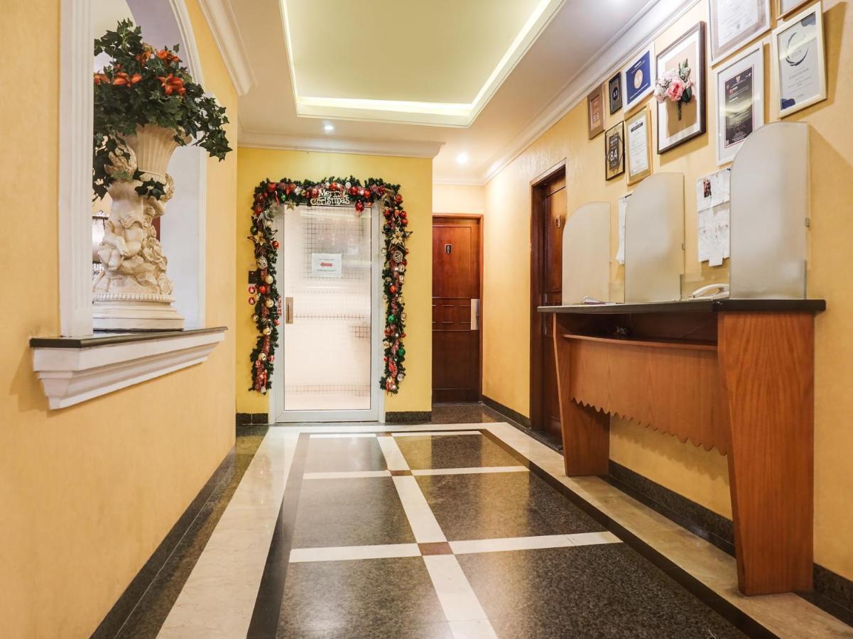 3 Putra Bi Executive Hotel Джакарта Экстерьер фото