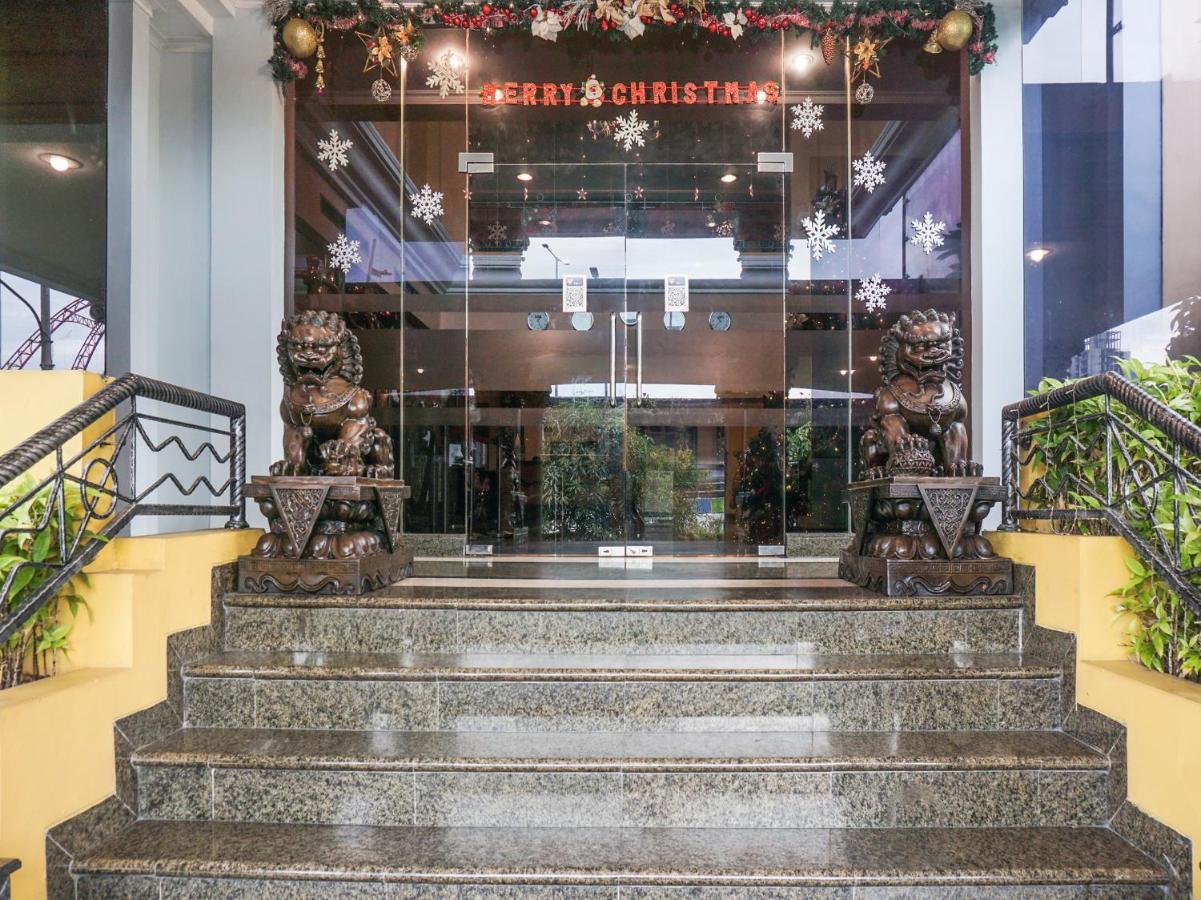 3 Putra Bi Executive Hotel Джакарта Экстерьер фото
